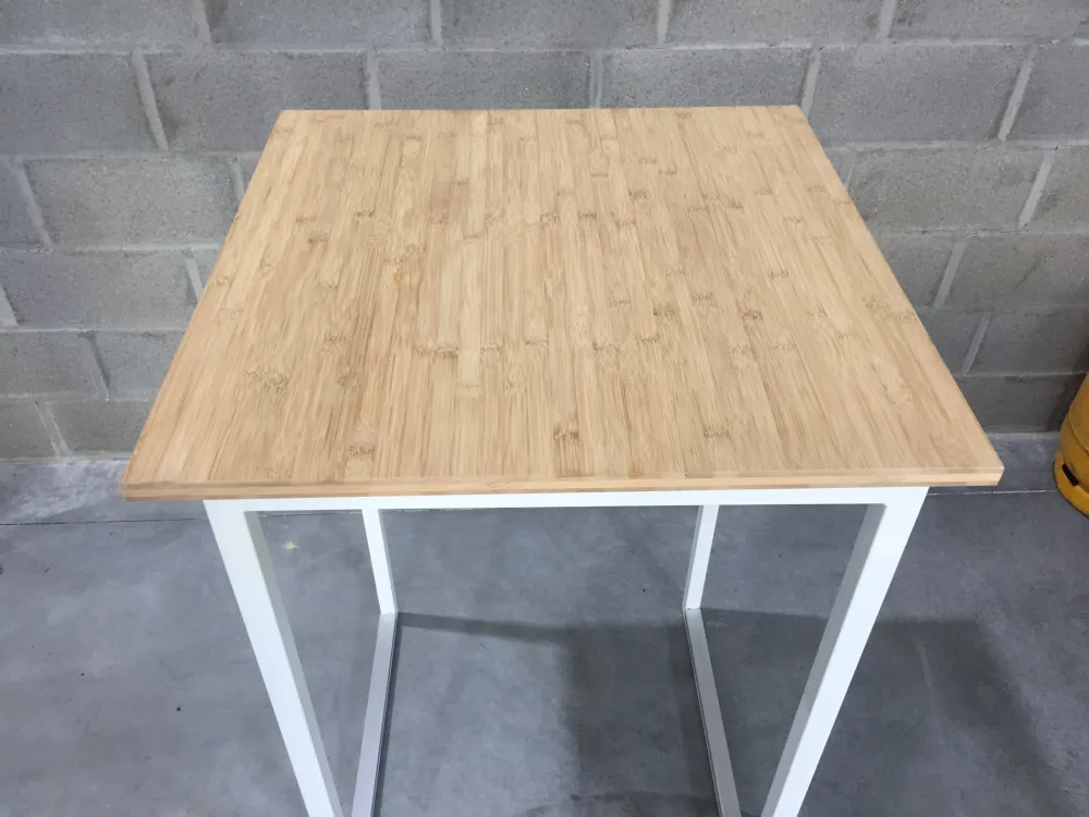 Table mange-debout Kubo blanc avec tablette bambou
