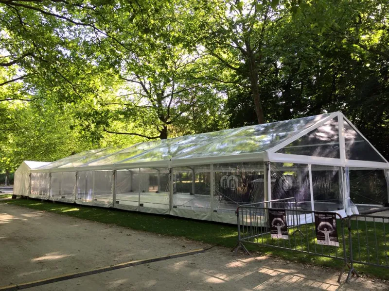 Tente 10m x 25m transparente &ndash; 250m&sup2;